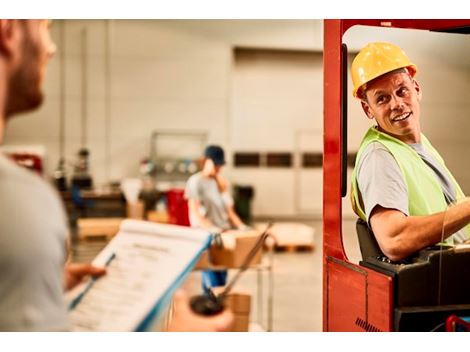 Treinamento de Operadores de Empilhadeira na Cidade Monções